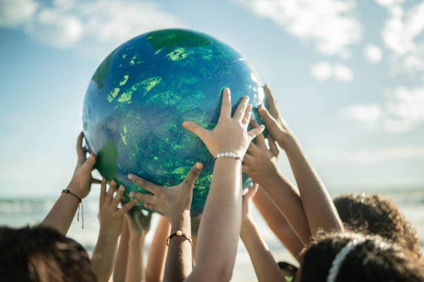 Golden Gardens Earth Conservation Day Draws Over 200 Volunteers - Slide 